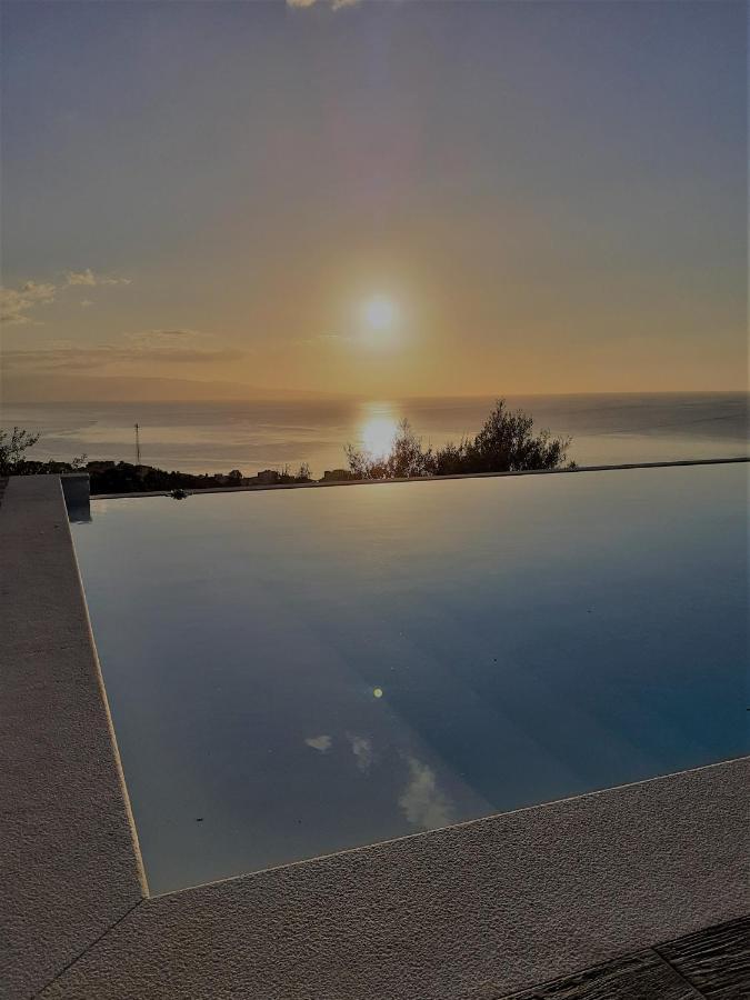 Villa Infinity ∞ ซานตาเทเรซา ดี รีวา ภายนอก รูปภาพ