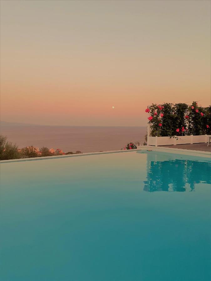 Villa Infinity ∞ ซานตาเทเรซา ดี รีวา ภายนอก รูปภาพ