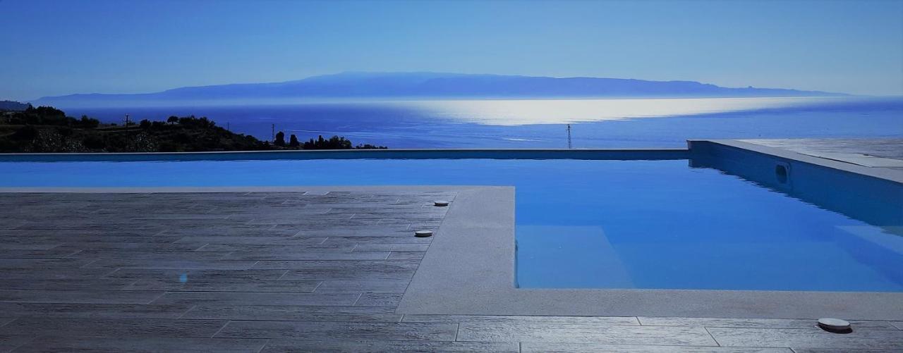 Villa Infinity ∞ ซานตาเทเรซา ดี รีวา ภายนอก รูปภาพ