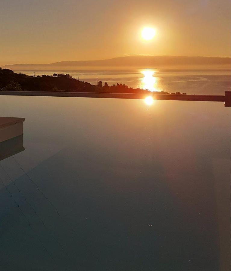 Villa Infinity ∞ ซานตาเทเรซา ดี รีวา ภายนอก รูปภาพ